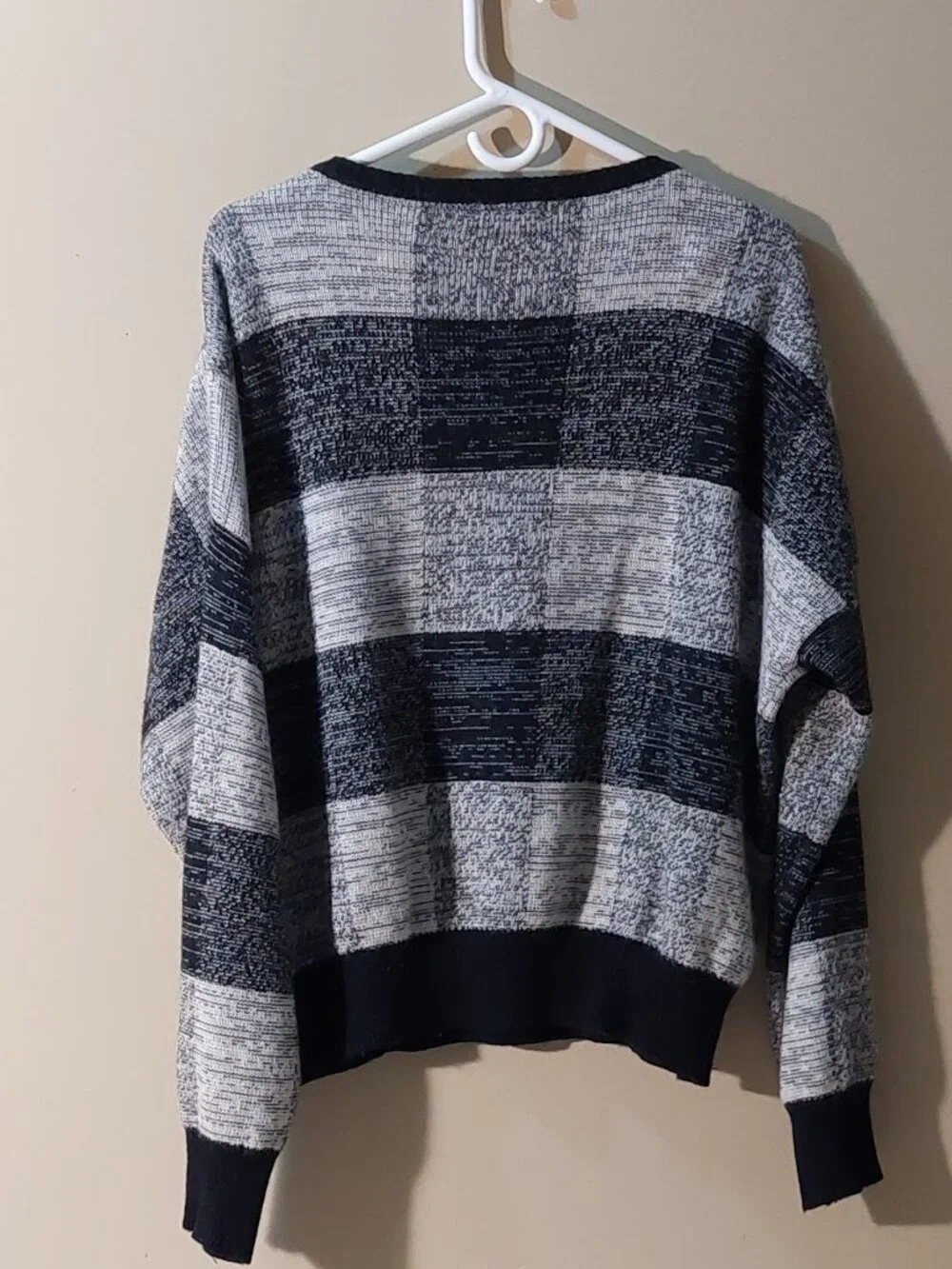 TNA Aritizia Black&White Heathered Check Cashmere-blend Pullover Sweater Size: L